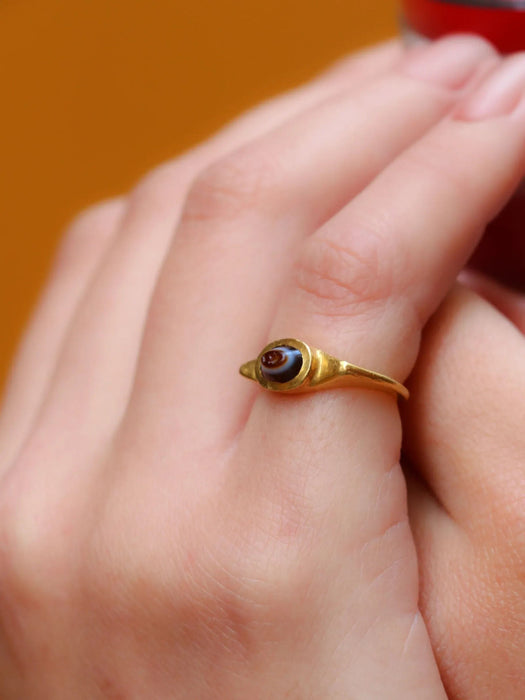 Ring on agate depicting Athena in profile