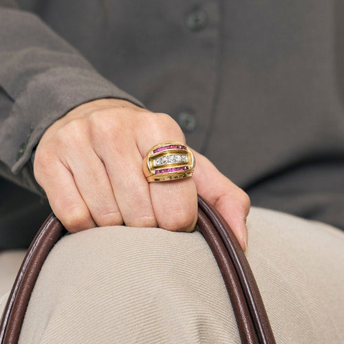 Bague 58 Bague tank or jaune, rubis et diamants 58 Facettes CHA5417