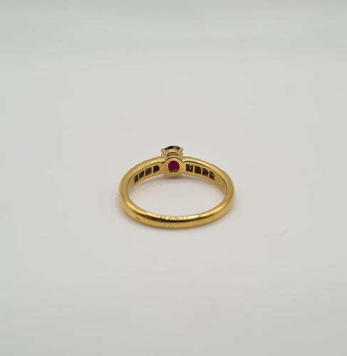 Bague 55.5 Bague or jaune sertie d’un rubis et diamants 58 Facettes