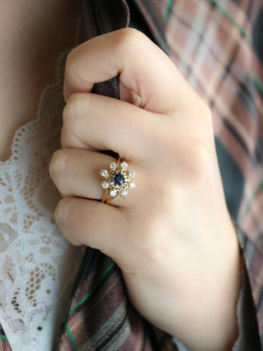 Ring Margriet geelgoud saffier diamanten 