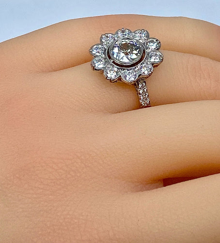 Bague 51 Bague marguerite en or blanc et diamant 58 Facettes AB332