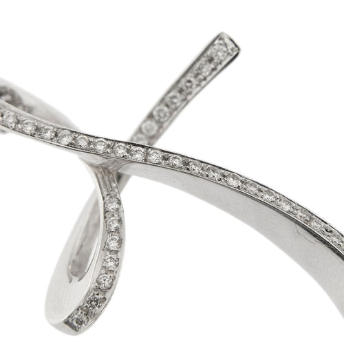 Collier Collier avec croix et diamants 58 Facettes 27373