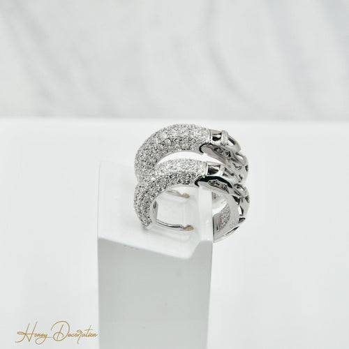 Boucles d'oreilles Élégantes boucles d'oreilles créoles en or blanc 18 carats serties de diamants 58 Facettes 881