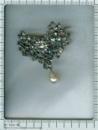Broche Grâce géorgienne : broche en diamants et perles, vers 1740 58 Facettes 20169-0046