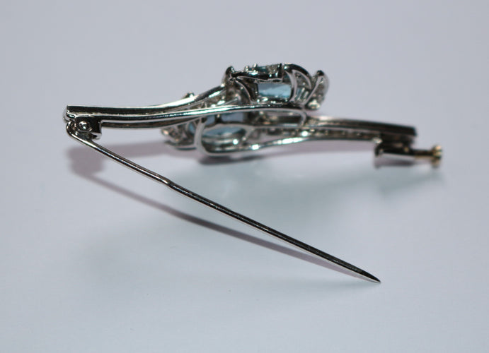 Broche Broche rétro or gris, aigues-marines, diamants 58 Facettes 580