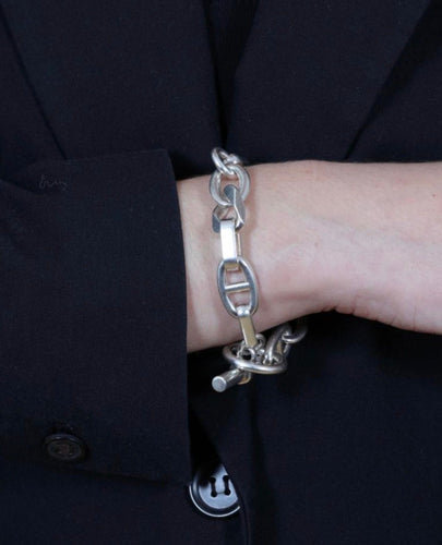 Bracelet HERMES. Collection "Aléas" bracelet argent 925/00 PM 58 Facettes