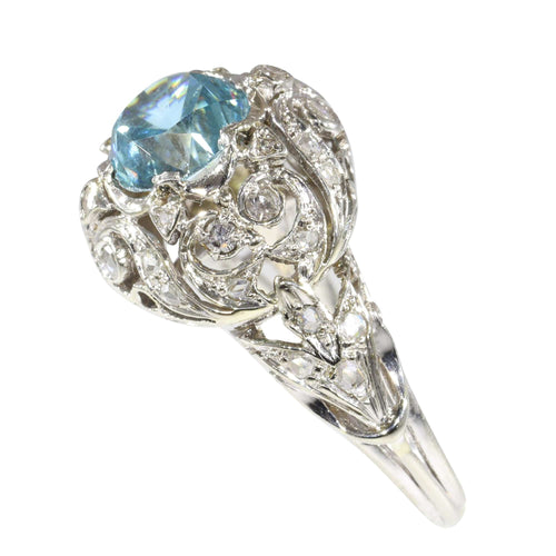 Bague 53 Bague vintage en platine avec zircon bleu – Élégance du milieu du siècle dans un design ajouré 58 Facettes 25115-0283