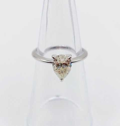 Bague 48.5 Bague solitaire or blanc et diamant Fancy Light Yellow, certificat AIG 58 Facettes A05697