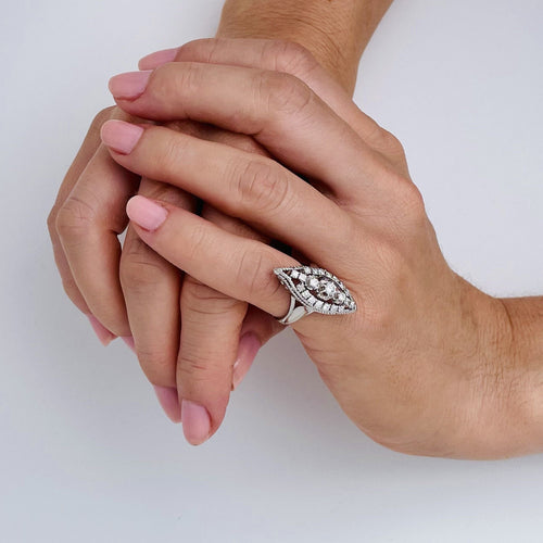 Bague 47 Bague marquise diamants en or blanc et platine 58 Facettes