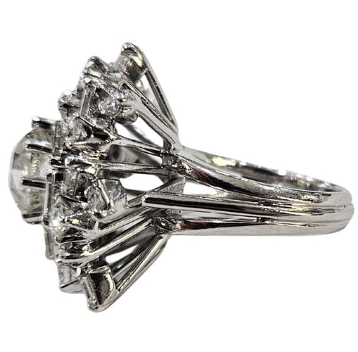 Bague 52 Bague en or blanc sertie d'un diamant naturel taille ancienne de 2,60 carats, certifié HRD. 58 Facettes E33