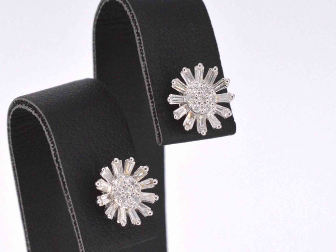 Boucles d'oreilles Boucles d'oreilles en or blanc avec diamants naturels 58 Facettes 2220