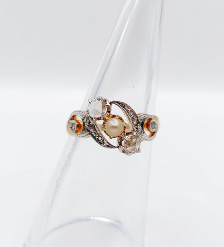 Bague 51 Bague tourbillon or jaune, diamants et perle 58 Facettes A05451