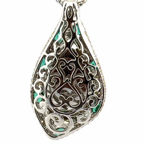 Collier Collier or , diamants , mabe de Tahiti et émeraudes 58 Facettes