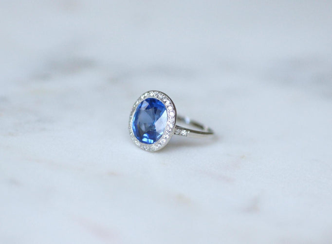 Bague 51 Bague Art Déco platine, Saphir de Ceylan Non Chauffé 4,30 Cts et Diamants 58 Facettes