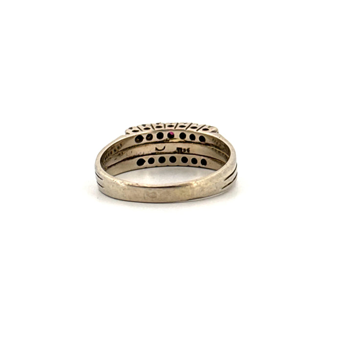 Ring aus Weißgold mit Topas und Diamant