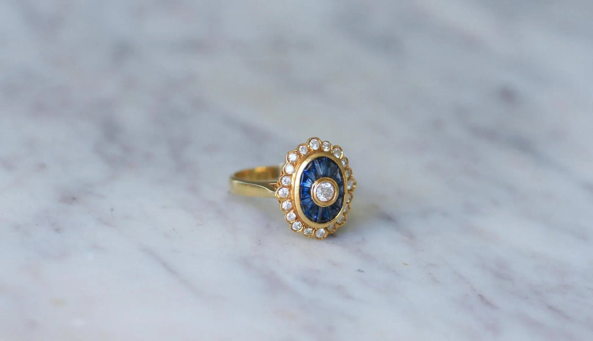 Oval Style Ring Art Deco yellow gold diamonds sapphires