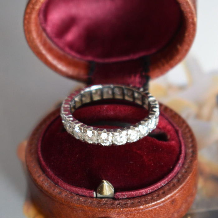 Vintage eeuwigheidstrouwring met diamanten