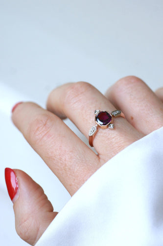 Bague 58 Bague Ancienne Grenat et Diamants sur Or Rose 58 Facettes