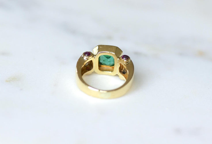 Bague Bague Vintage en Or Jaune, Émeraude Colombienne, Diamants et Rubis 58 Facettes