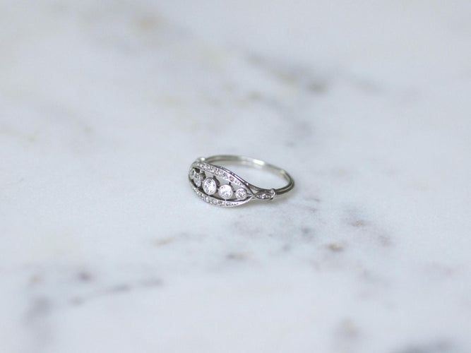 Bague 50 Bague Art Déco Bandeau Diamants sur Platine 58 Facettes