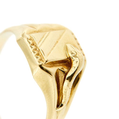 Bague Bague chevalier en or jaune avec serpent 58 Facettes 29398