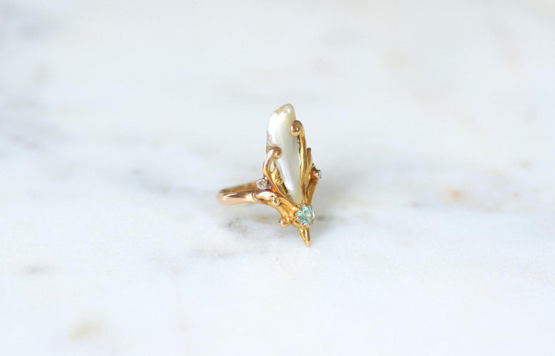 Bague 53 Bague Art Nouveau en Or Jaune et Rose, Perle Fine Baroque, Émeraude et Diamants 58 Facettes