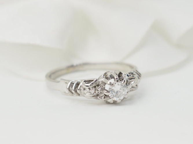 Bague 53.5 Bague solitaire en or blanc et platine, diamant 0,23ct 58 Facettes 33120