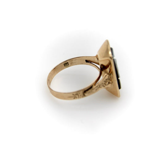 Bague Bague victorienne en or 14 carats sculptée à motifs floraux et en agate rubanée 58 Facettes