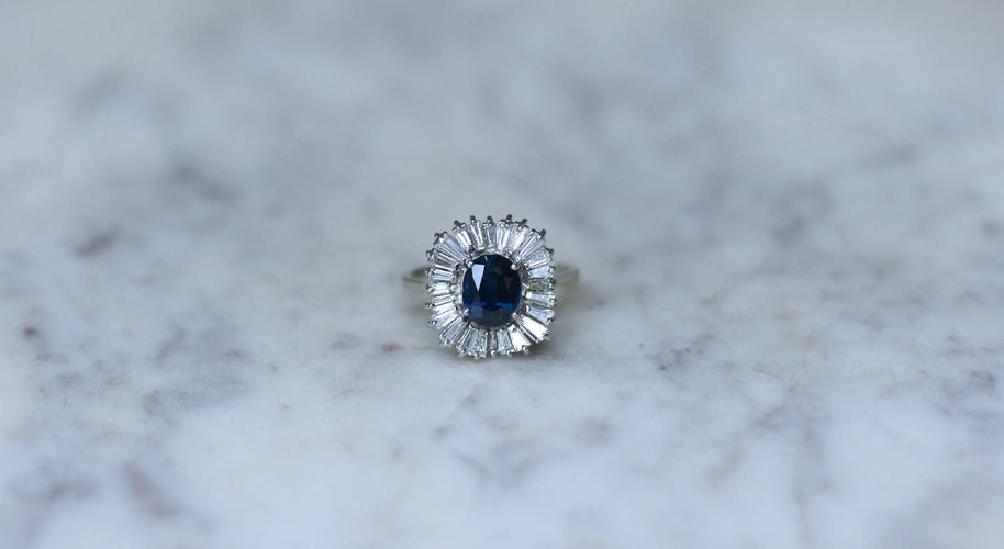 Bague 52.5 Bague Jupe or blanc, Saphir et Diamants 58 Facettes