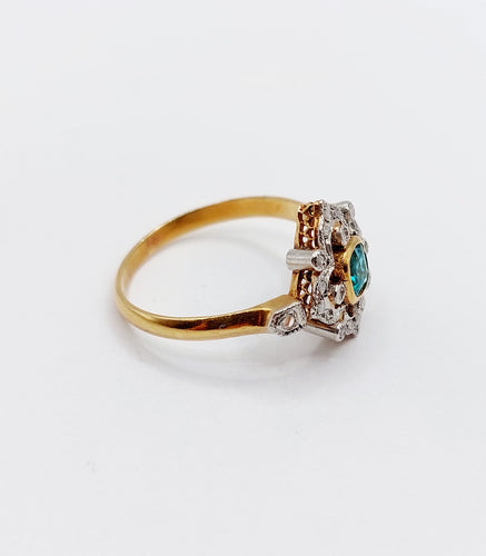 Bague 59.5 Epner - Bague marquise en or 18k et platine, pierre verte et diamants 58 Facettes A06589