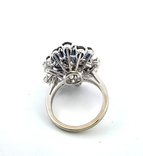 Bague 54 Bague en or blanc avec saphirs et diamants 58 Facettes