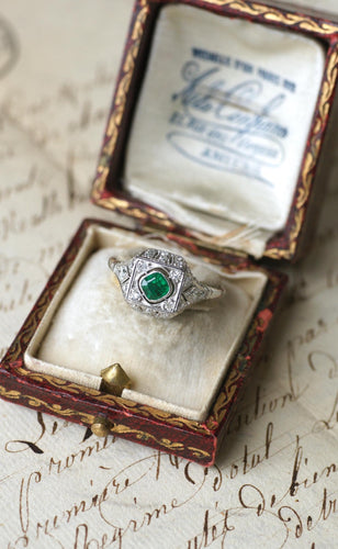 Bague 59 Bague Art Déco Emeraude et Diamants sur Platine 58 Facettes