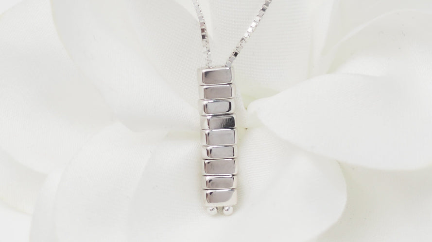 Collier Collier en or blanc et diamants 58 Facettes 31978