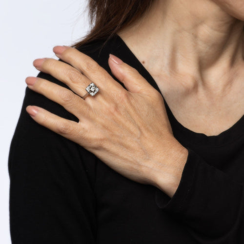 Bague 53.5 Bague vintage carrée en or blanc avec diamants taille mixte 58 Facettes G13688