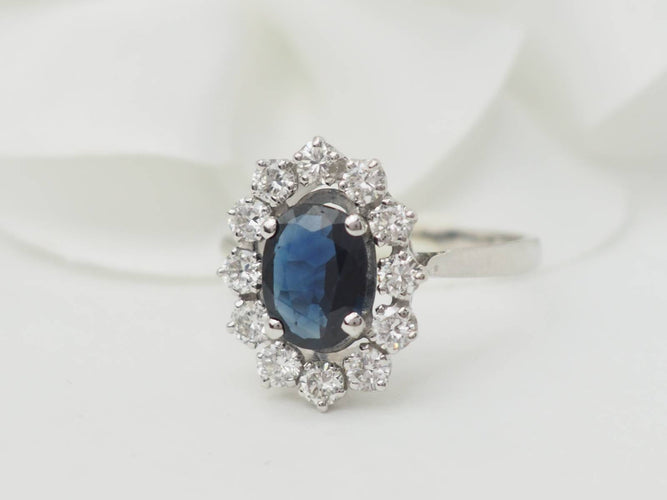 Bague 54 Bague marguerite en or blanc, saphir et diamants 58 Facettes 33209