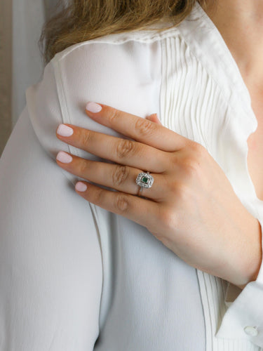 Bague 54 Bague Art Deco émeraude diamants taille ancienne 58 Facettes 1108.9