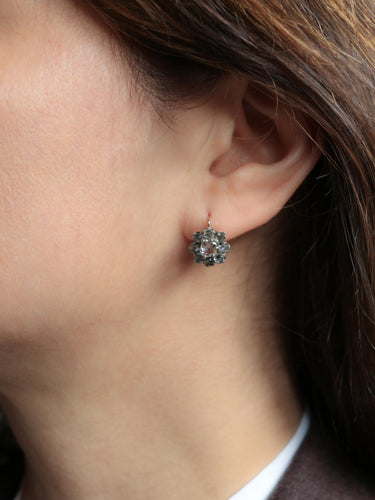 Boucles d'oreilles Dormeuses marguerite diamants taille rose 58 Facettes 1090.3