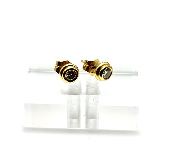 Orecchini in oro giallo con diamanti 