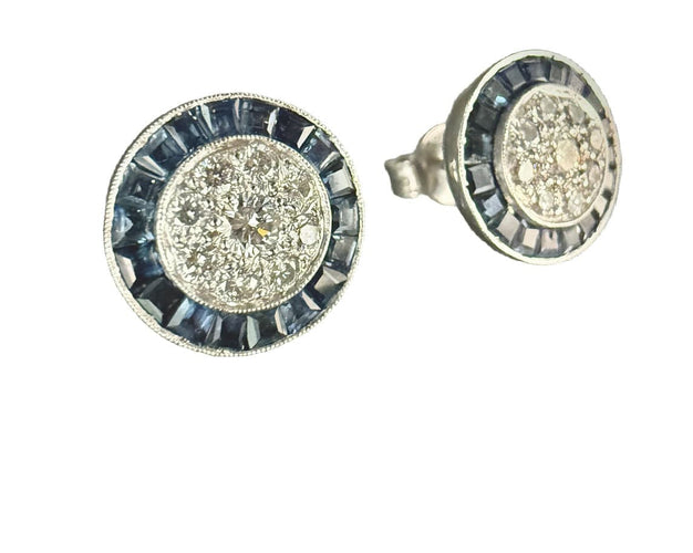 Boucles d'oreilles Paire de boucles Art Déco or blanc, diamants et saphirs 58 Facettes