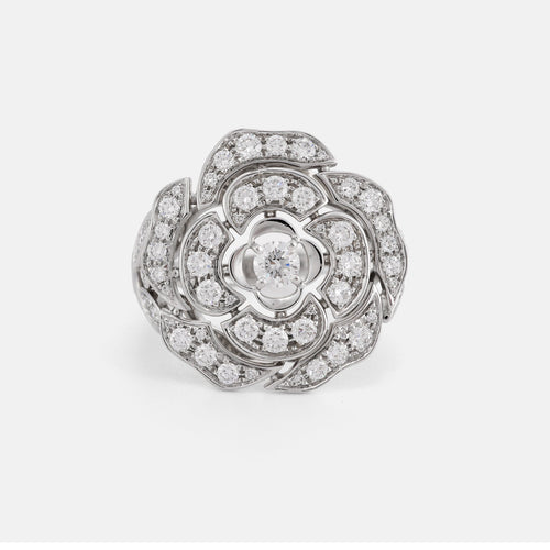 Bague 56 CHANEL - Bague Bouton de Camélia en or blanc et diamants 58 Facettes