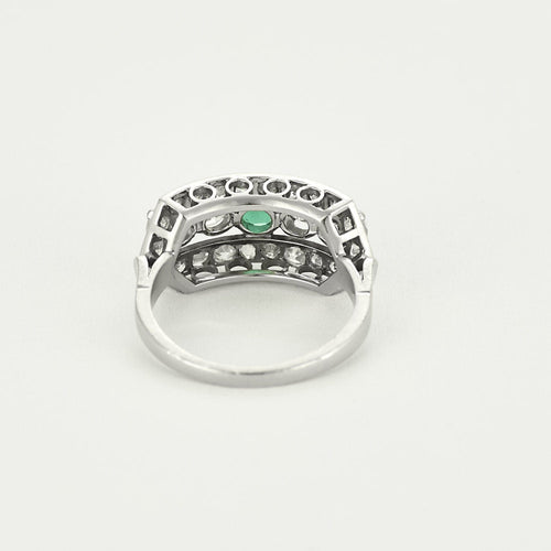 Bague 53 Bague en or blanc, diamants et émeraude 58 Facettes B240734