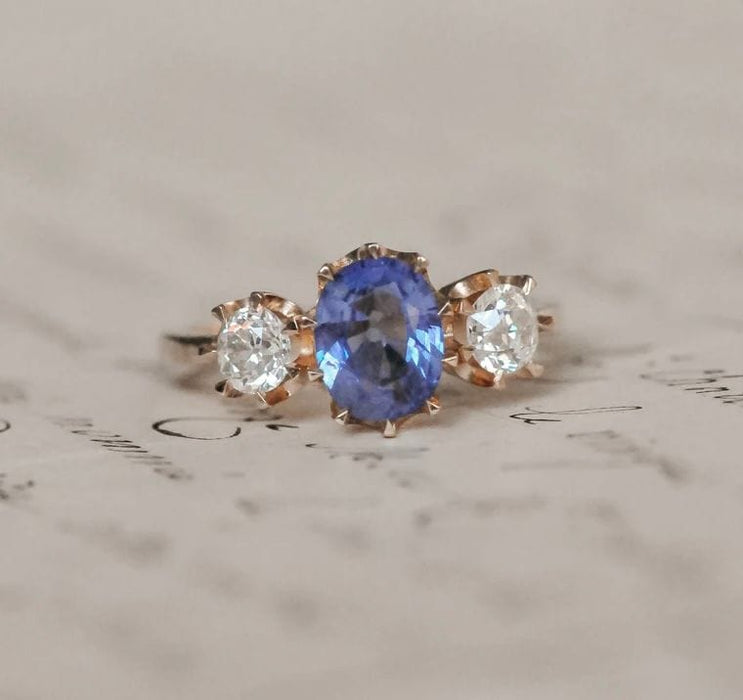 Bague 53.5 Bague ancienne en saphir bleu et diamant 58 Facettes