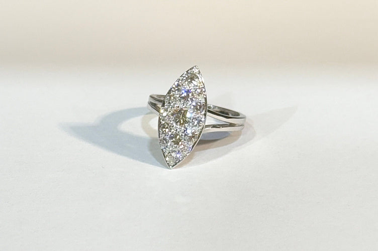 Bague 50 Bague Marquise or blanc 18 carats et diamants 58 Facettes