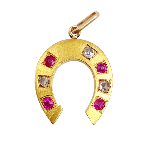 Pendentif Pendentif fer à cheval or jaune, diamants taille rose et rubis (circa 1900) 58 Facettes A06154