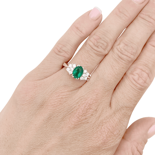 Bague 53 Bague en or blanc sertie d'une émeraude et de diamants. 58 Facettes 34747