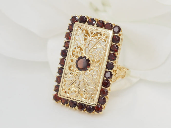 Bague 56 Bague vintage en or jaune et grenats 58 Facettes 33467