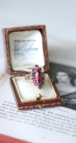 Bague 53 Bague Marquise Ancienne Or Rose et Grenats de Perpignan 58 Facettes