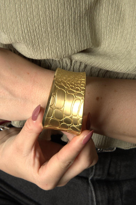 Pomellato Cuff Bracelet Cocco Yellow gold