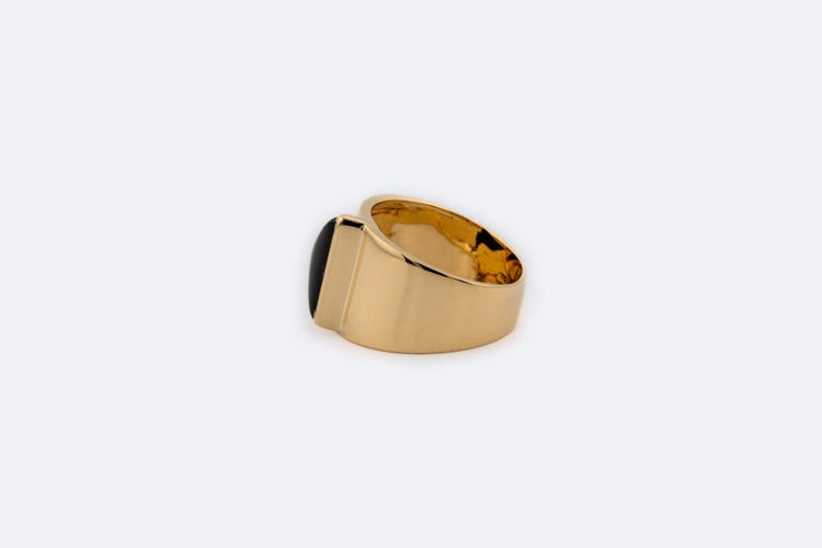 Bague 55 Bague en or jaune avec onyx 58 Facettes anl903