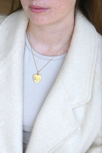 Pendentif Médaillon cœur ouvrant en or, diamants, et perles 58 Facettes